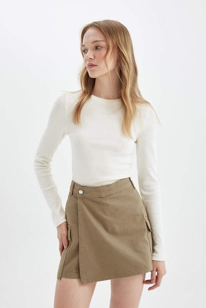 DeFacto Regular Fit Normal Bel Kargo Cepli Gabardin Şort Etek D4991AX24AU