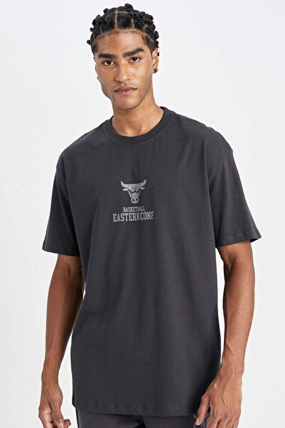 DeFacto NBA Chicago Bulls Standart Fit Bisiklet Yaka Pamuklu Kısa Kollu Tişör...