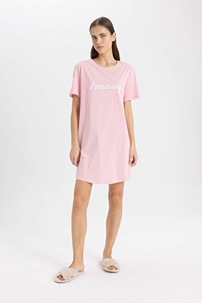 DeFacto قميص نوم بأكمام قصيرة وطبعة رقبة دائرية - Fall in Love C1762AX24SM