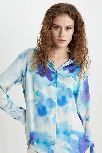 DeFacto Übergroßes, weit geschnittenes, gemustertes Satin-Langarmhemd T6892AZ...