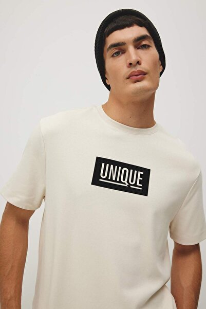 DeFacto تي شيرت ذو قصة عادية وياقة دائرية مطبوع بأكمام قصيرة A7801AX23AU