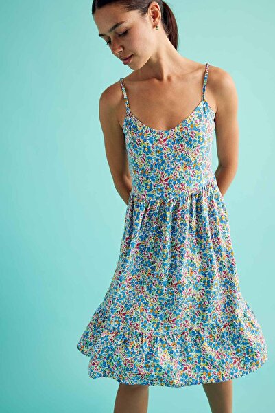 DeFacto فستان قصير بنقشة زهور بياقة على شكل حرف V وحمالات U3372AZ23HS