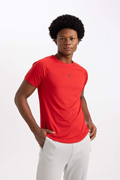 DeFacto Slim Fit Narrow Cut Crew Neck Printed Sportsman Short Sleeve T-Shirt ...