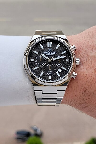 Daniel Klein 43 mm Men's Wrist Watch with Dial Black Band Metallic Color