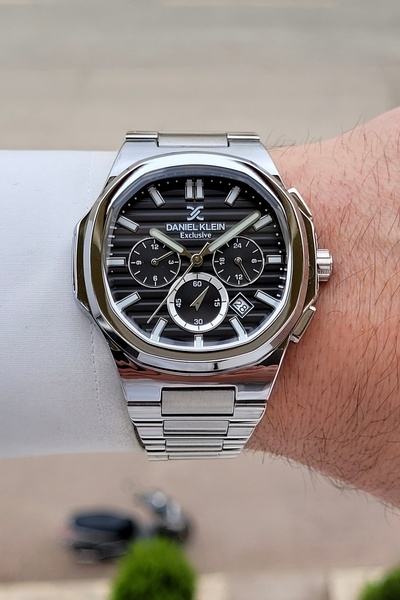 Daniel Klein 45 mm Men's Wrist Watch with Dial Black Band Metallic Color