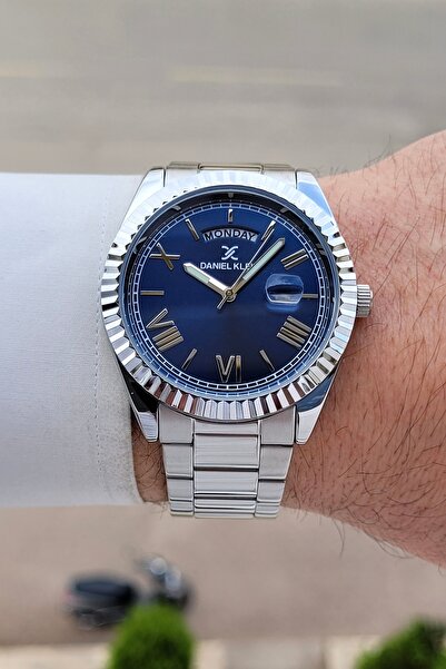 Daniel Klein Dial in Navy Blue, Strap in Metallic Color, 2 Years Warranty, 42...
