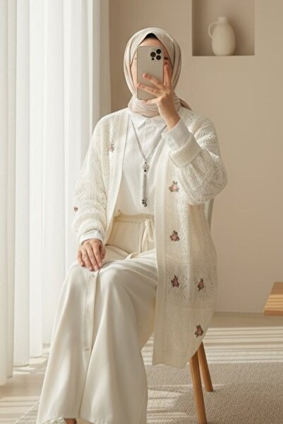 HİJABAYA Ajurlu Nakışlı Hırka