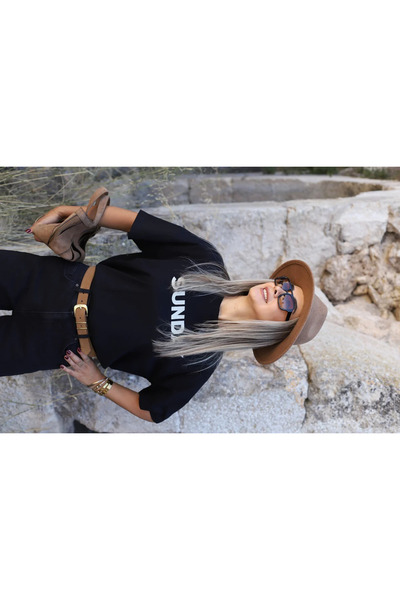 bytugcekaya تيشيرت أسود مكتوب عليه Sunday مقاس قياسي