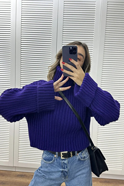 bytugcekaya Pulover de mărime standard violet cu mâneci și gât în straturi