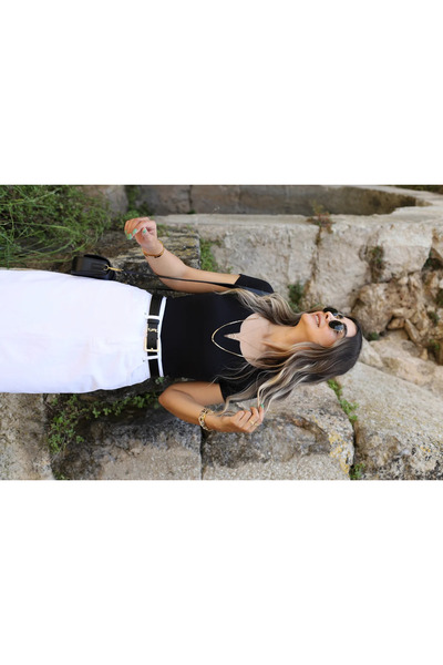 bytugcekaya Bluză neagră din bumbac cu nervuri cu detaliu în V