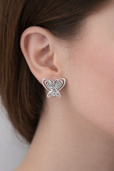 Quality Accessories Füsun Kelebek Küpe Gümüş Renk Kadın Küpe Minimal Şık Tasa...