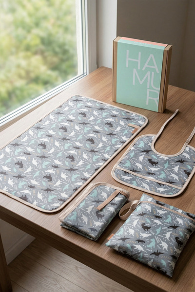 HAMUR Liquid-Proof 4-Piece Baby Child Activity Cover Bag Baby Bib Activity Se...