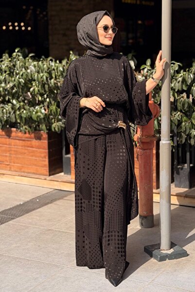 Mahal Kahma Puantiye Desenli Önü Kısa Arkası Uzun Tunik Pantolon Takım