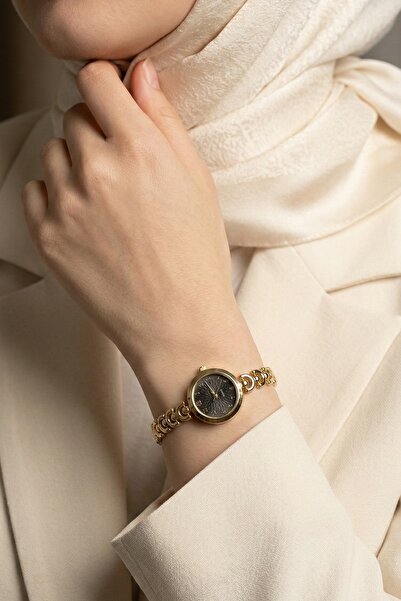 InStyle Modern Half Moon Gold-Black Women's Wristwatch