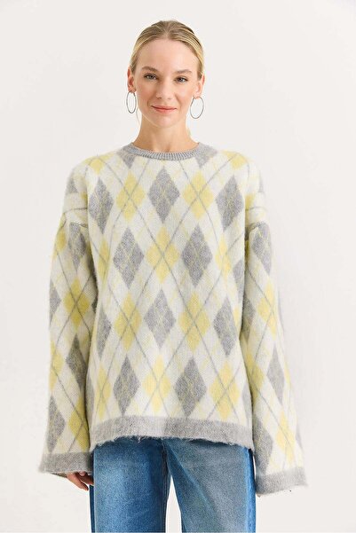 Raneel Kazançlı Alışveriş Women's Diamond Pattern Furry Oversized Sweater White