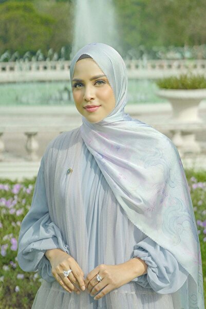 Buttonscarves شال فريندشيب ساتان - نادر
