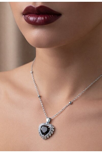 stainless steell قلادة فضية اللون من الفولاذ على شكل قلب من الحجر الأسود مع س...