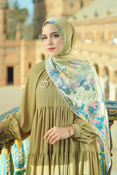 Buttonscarves شال ساتان سيفيلا - لون زبدي