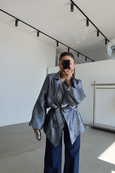 Özge Özgenç Jakarlı Balon Kol Ceket