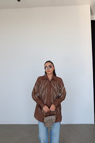 Özge Özgenç Boncuk İşlemeli Keten Gömlek