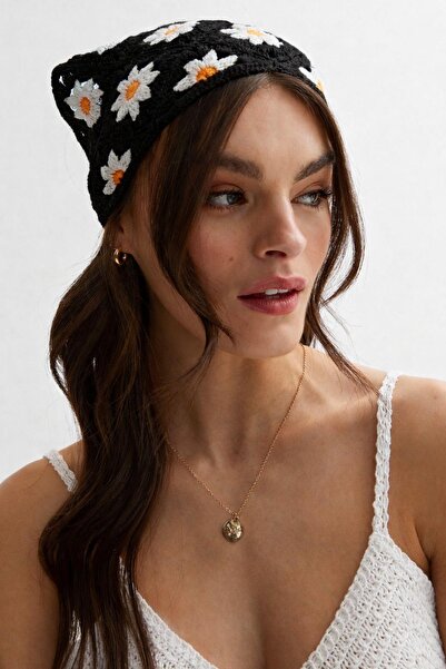 New Obsessions Missori Daisy Patterned Crochet Bandana-Hair Band