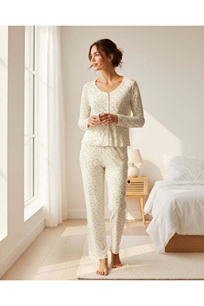 REDTAG طقم بيجاما نسائي بأكمام طويلة مزين بنقوش زهور متنوعة