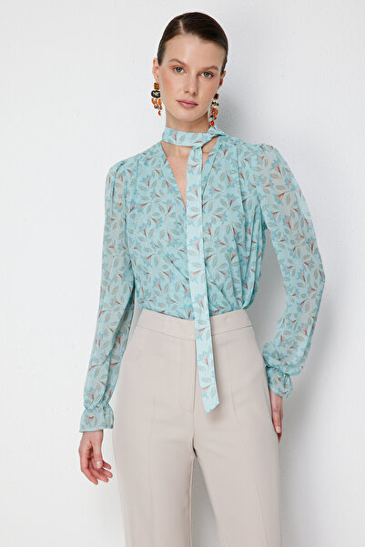 ON Μπλούζα σιφόν με σχέδια και φουλάρι στο λαιμό