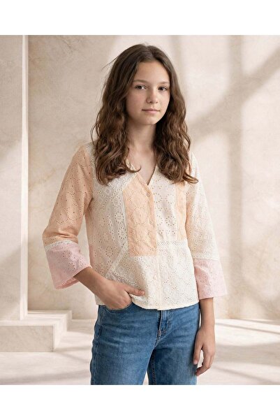 REDTAG قميص بيج بأزرار للبنات في المرحلة الثانوية