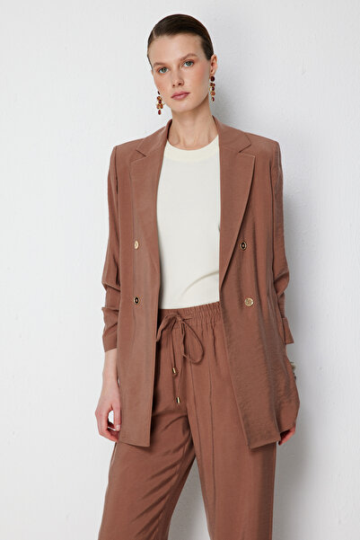 Ekol Jacket with Gathered Sleeves and Side Pockets