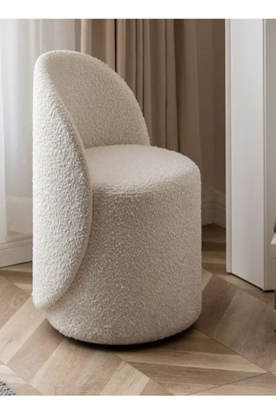 Darif كرسي جانبي من البوكليه والخشب السويدي - بيج فاتح