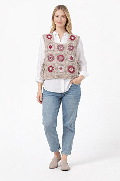 lunera El Örgüsü Kare Motifli Kadın Yelek – Boho Motifli Örgü Süveter