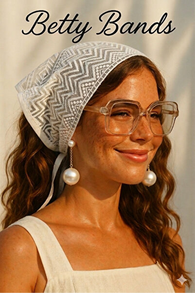 Handmade إكسسوار شعر نسائي من Betty Bands، باندانا بيضاء مع تفاصيل مطرزة