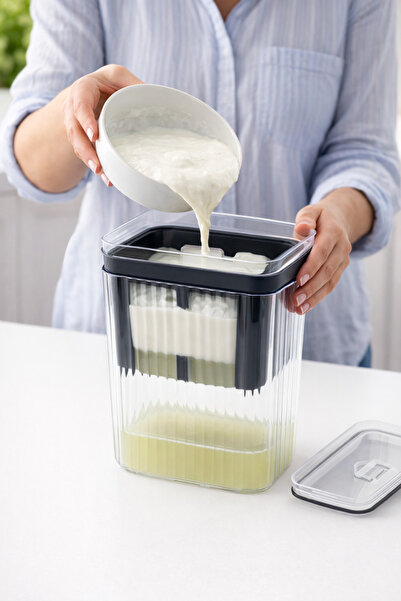 Empressco 2.2 Litre Kapaklı Yoğurt Süzme Kabı, Şeffaf Süzme ve Labne Yapım Seti