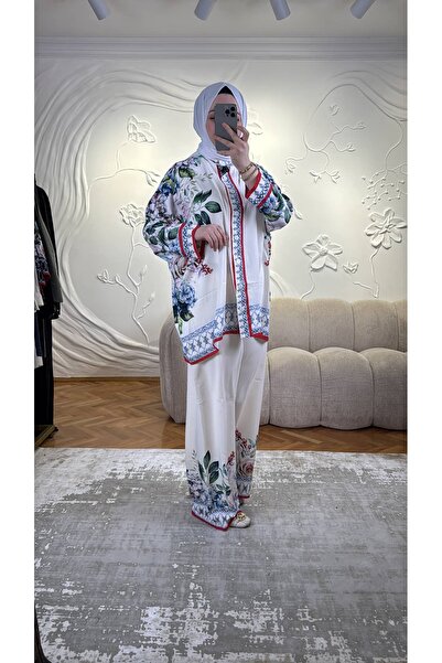 BELLA MOON Bella Rose Garden Team