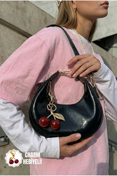 Belinabag Siyah Charm Aksesuarlı Kadın Mini Çapraz El ve Omuz Çantası Vintage...
