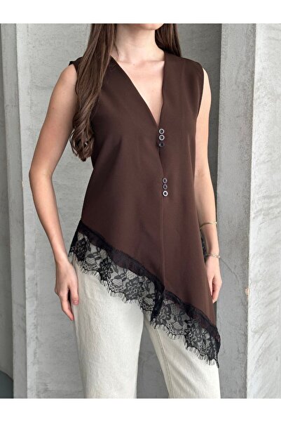 Lovely butik Lace Detailed Asymmetrical Cut V-Neck Stylish Clothing Vest Blouse
