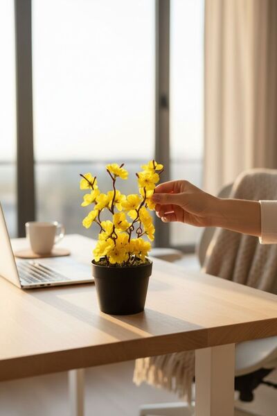 Bereketli Store Κίτρινο ανοιξιάτικο κλαδί με μαύρη γλάστρα |   Διακοσμητικό τ...