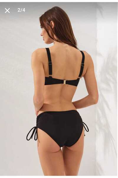 Pierre Cardin يبرز انحناءات الجسم طقم بيكيني مكون من حمالات قابلة للتعديل قطع ومشبك معدني قطع بتفاصيل حبل مطاطي مقاس كبير