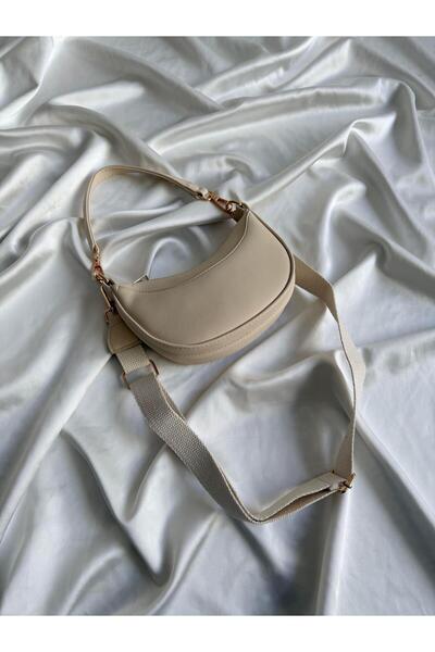 Mia Collection Press Model Hand and Women's Shoulder Bag Cream