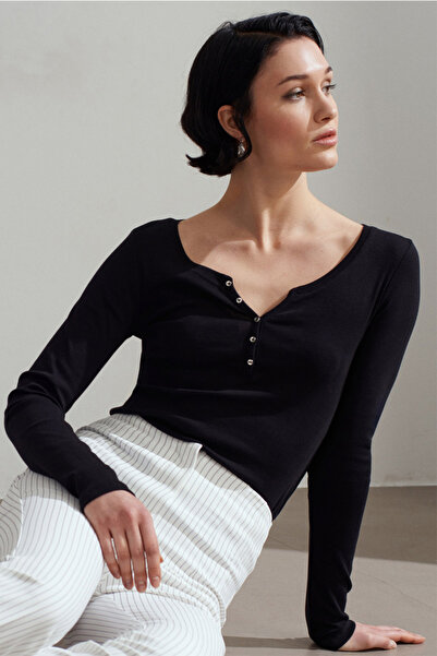 Dilvin 32699 DÜĞME DETAYLI UZUN KOLLU TOP