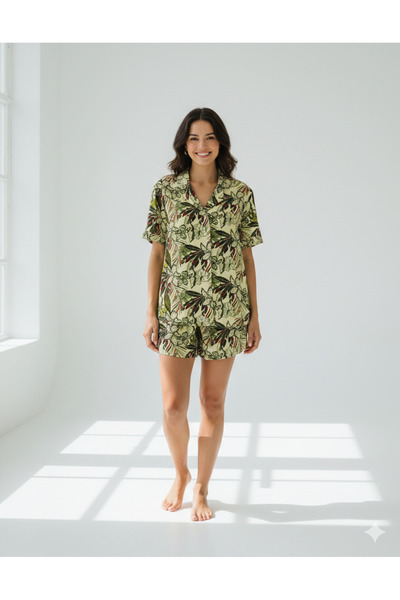 Arnetta Women's pajamas with button-up blouse, short sleeves and shorts, Flor...