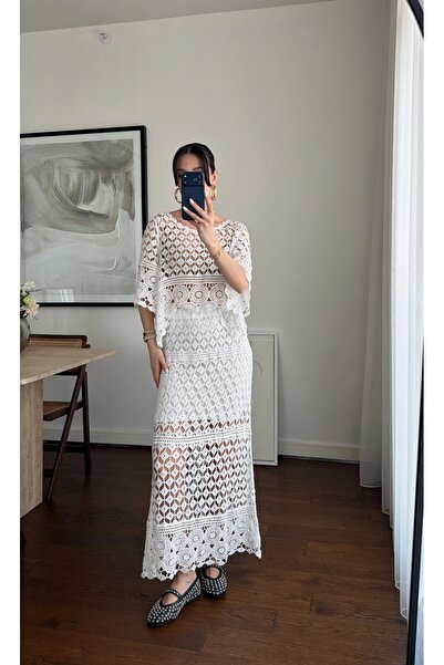 BRTC design Women's Cream Full Lace Embroidered Blouse Skirt Set