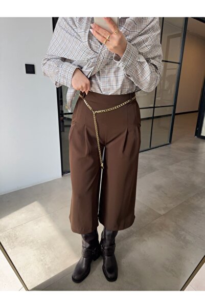 BB Bensu Buyruk Zi̇nci̇r Ke Belt Pleated Bermuda Brown