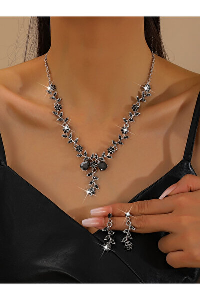 Take Two By Styli 2-Piece Floral Embellished Necklace and Earrings Jewelry Set