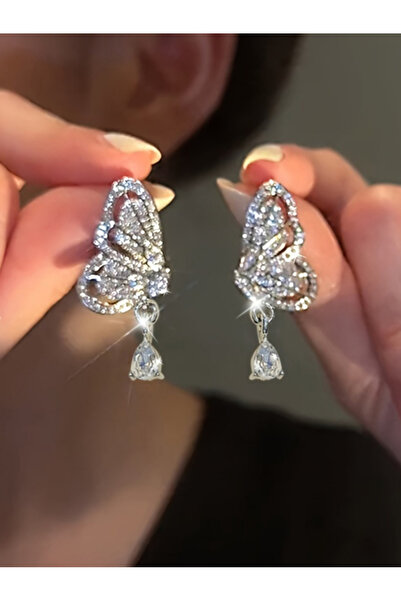 Take Two By Styli أقراط فراشة مرصعة بأحجار الراين