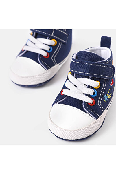 OEM Embroidered Baby Prewalker Shoes