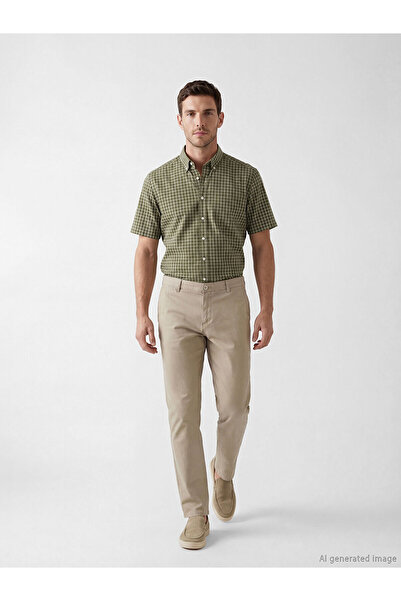 LC Waikiki بنطلون تشينو رجالي من فيجن نيو سيزون بتصميم قياسي