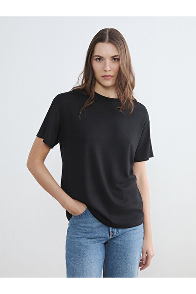 LC Waikiki Γυναικείο μπλουζάκι Özmarka New Season με λαιμόκοψη Crew και απαλή...