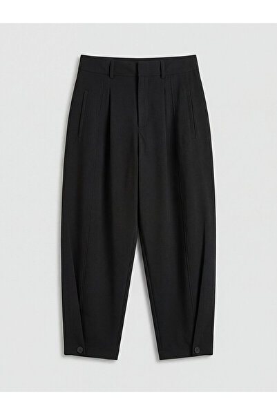 LC Waikiki GİYÇık Store den Siyah Havuç Kesim Kadın Pileli Kumaş Pantolon