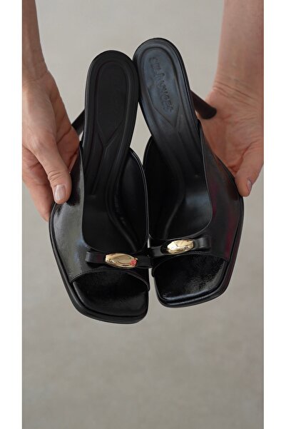 selin shoes Γυναικείες παντόφλες με τακούνι και αξεσουάρ με αγκράφα στη μύτη ...